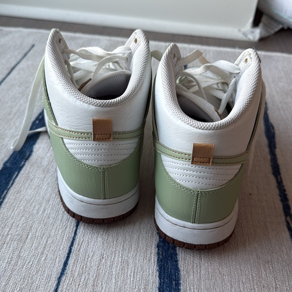 Nike Dunk High - Picture 2 of 5